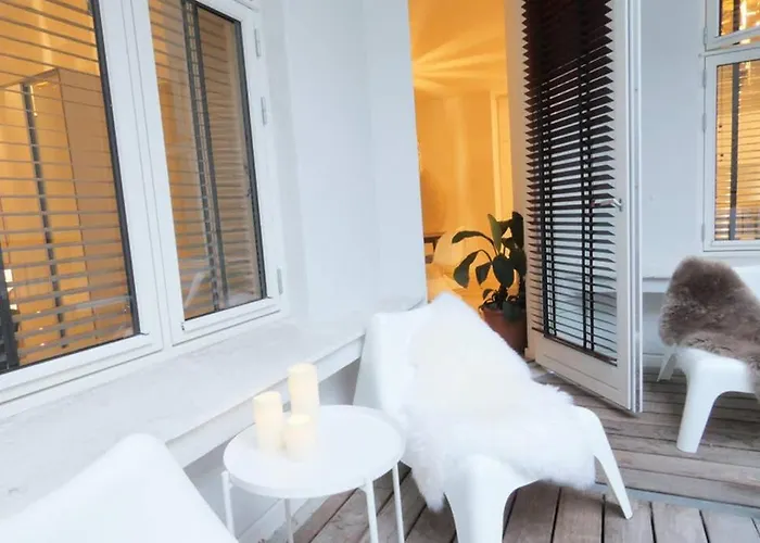 Exquisite Apartment, Most Convenient Location, Apt 5.