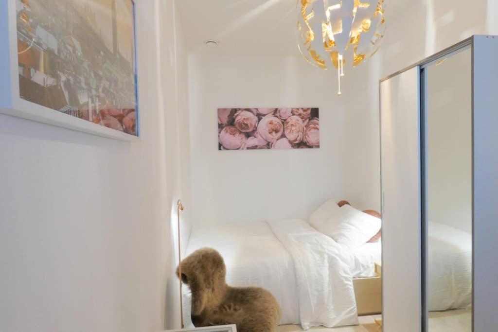 Lejlighed Exquisite Apartment, Convenient Location, 5.